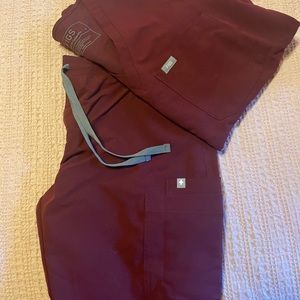 Authentic Figs, Burgundy Scrub set. NEW!!! In size small, both top and pants.